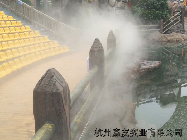 极地海洋公园喷雾降温3 极地海洋公园喷雾降温3